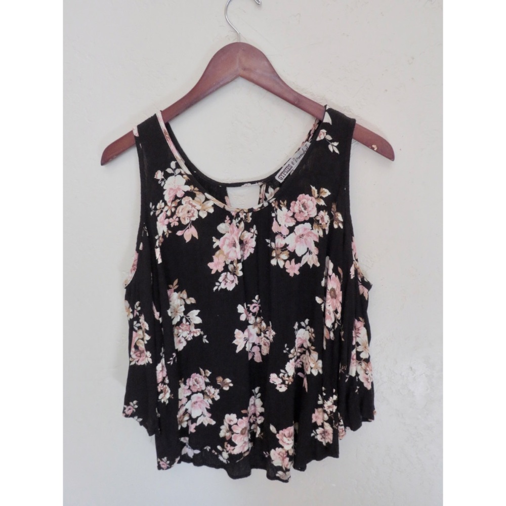 Gypsies & Moondust Cold Shoulder Top Size M